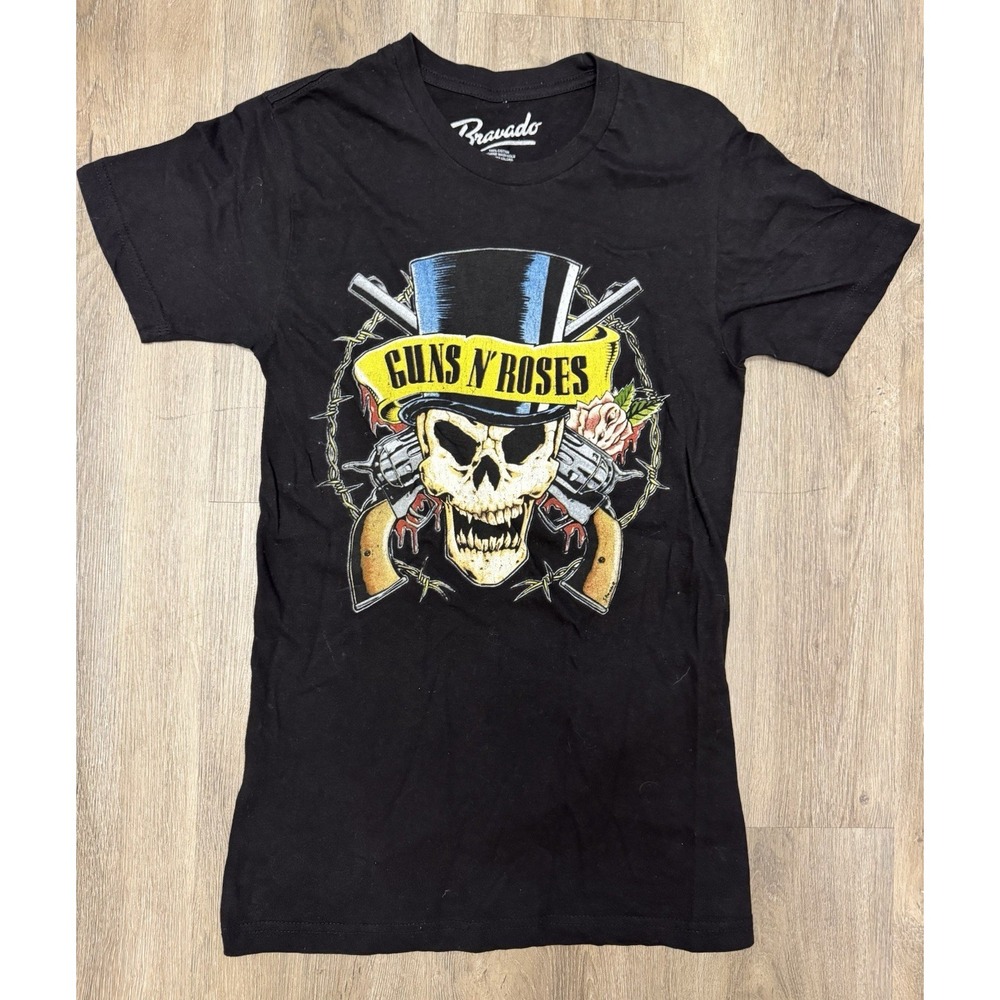 Guns N' Roses Skull Pistols Graphic Tee Bravado Black Band Shirt Small
